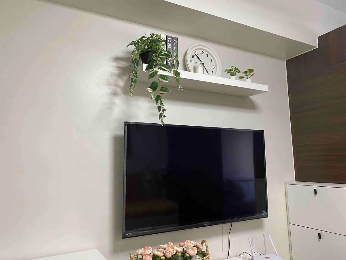 Cosmo Nest Air Skyline One Br Makati 2270 Gym Swim Park 300 Mbps Apartment Manila Philippines