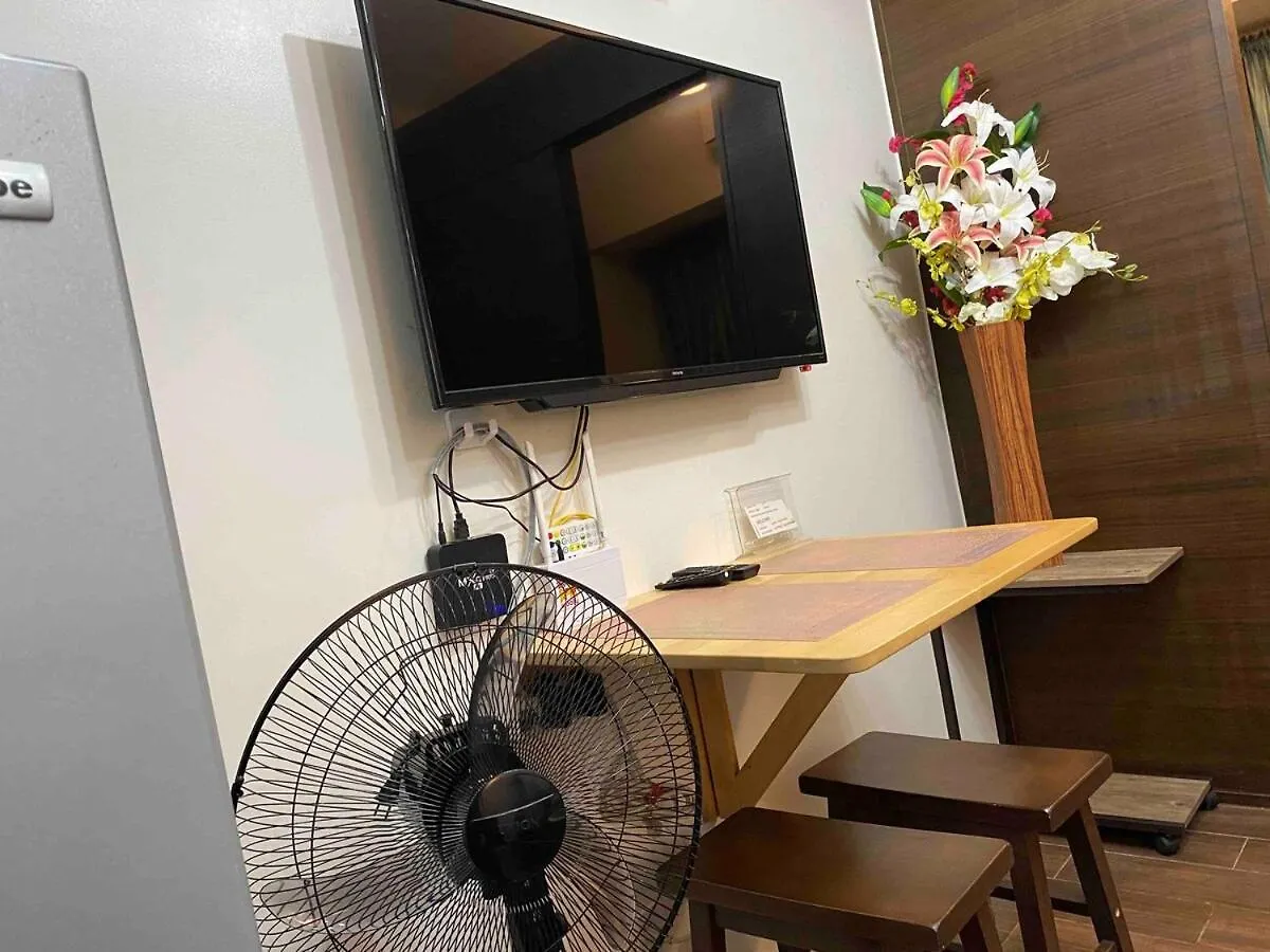 Cosmo Nest Air Skyline One Br Makati 2270 Gym Swim Park 300 Mbps Apartment Manila Philippines