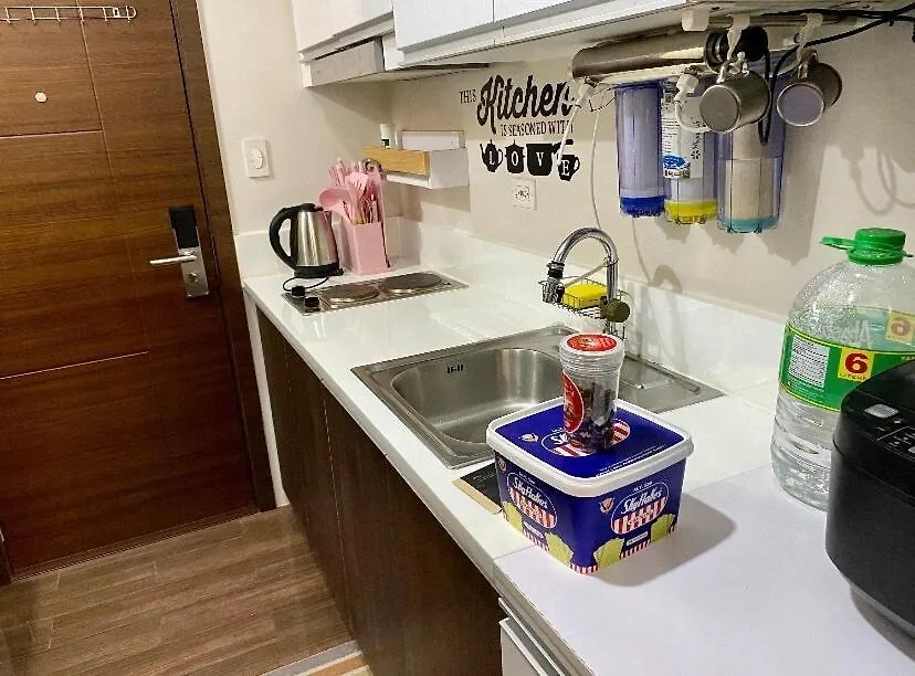 Cosmo Nest Air Skyline One Br Makati 2270 Gym Swim Park 300 Mbps Apartment Manila 0*,  Philippines