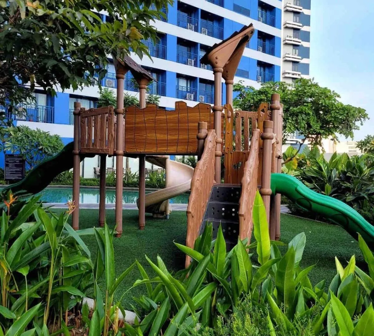 Cosmo Nest Air Skyline One Br Makati 2270 Gym Swim Park 300 Mbps Apartment Manila